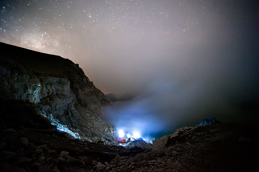 Kawah Ijen 2799 m n.p.m  – Blue Lava