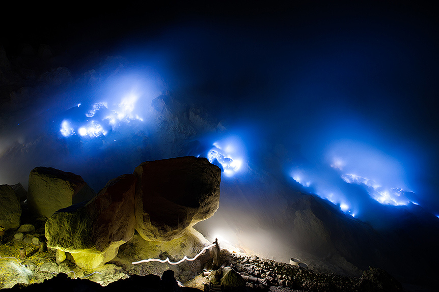 Kawah Ijen 2799 m n.p.m  – Blue Lava