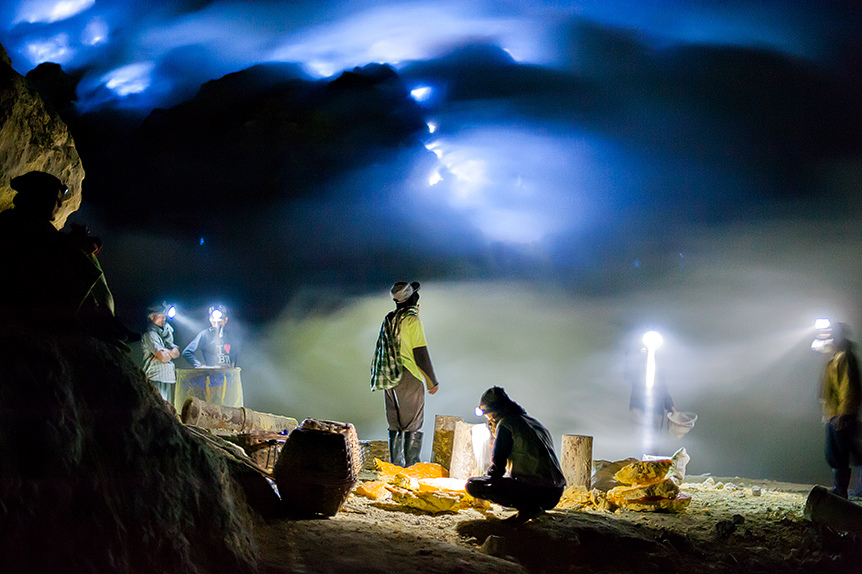 Kawah Ijen 2799 m n.p.m  – Blue Lava