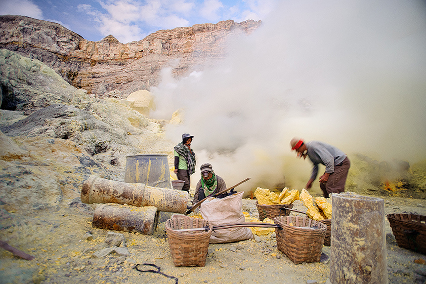 Kawah Ijen 2799 m n.p.m  – Blue Lava