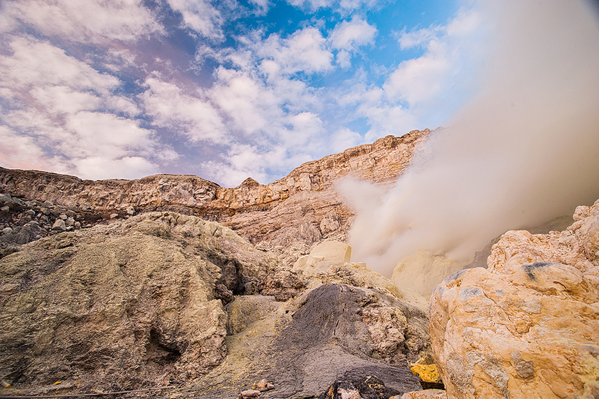 Kawah Ijen 2799 m n.p.m  – Blue Lava