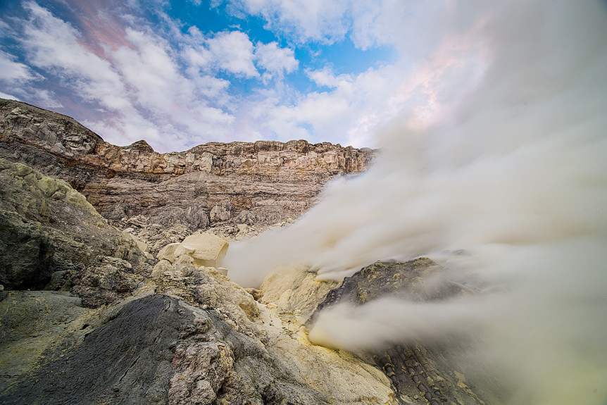 Kawah Ijen 2799 m n.p.m  – Blue Lava