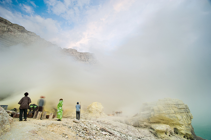 Kawah Ijen 2799 m n.p.m  – Blue Lava