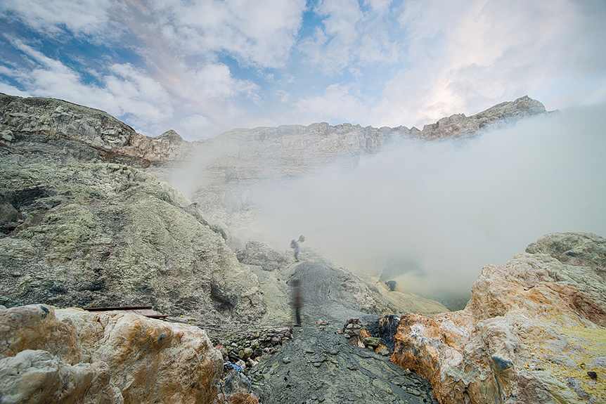 Kawah Ijen 2799 m n.p.m  – Blue Lava
