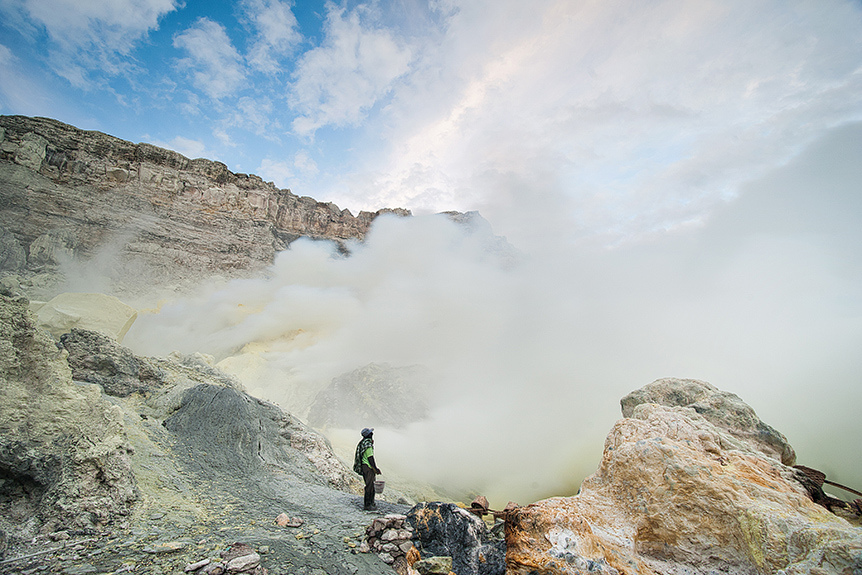 Kawah Ijen 2799 m n.p.m  – Blue Lava