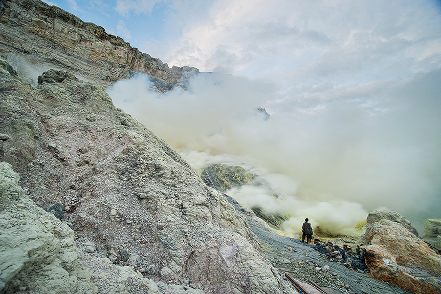 Kawah Ijen 2799 m n.p.m  – Blue Lava