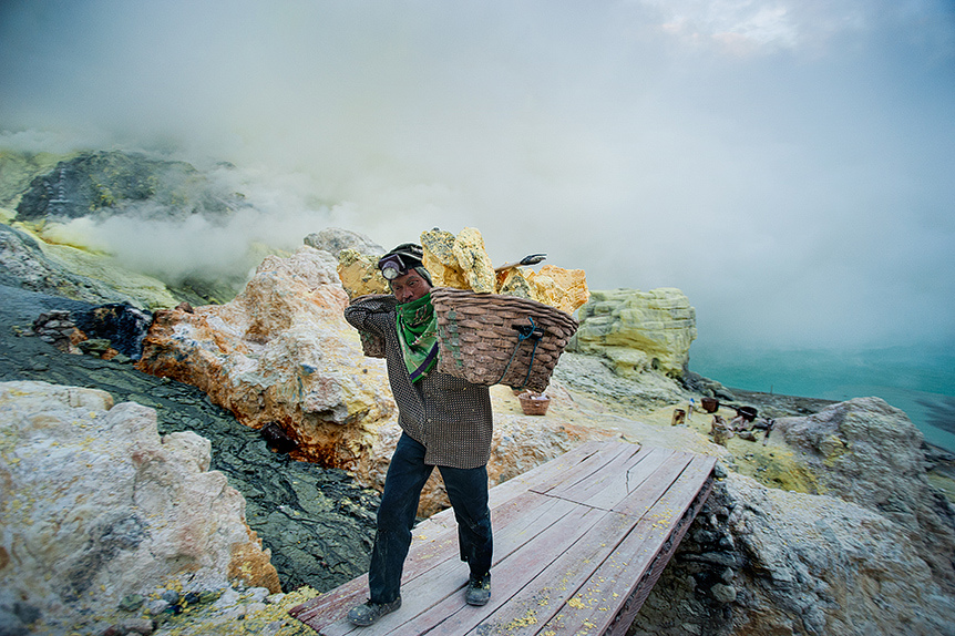 Kawah Ijen 2799 m n.p.m  – Blue Lava