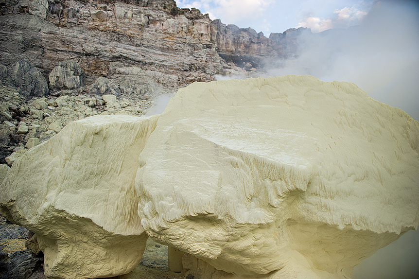 Kawah Ijen 2799 m n.p.m  – Blue Lava