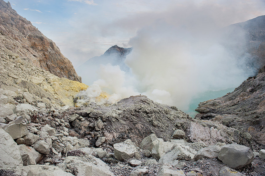 Kawah Ijen 2799 m n.p.m  – Blue Lava