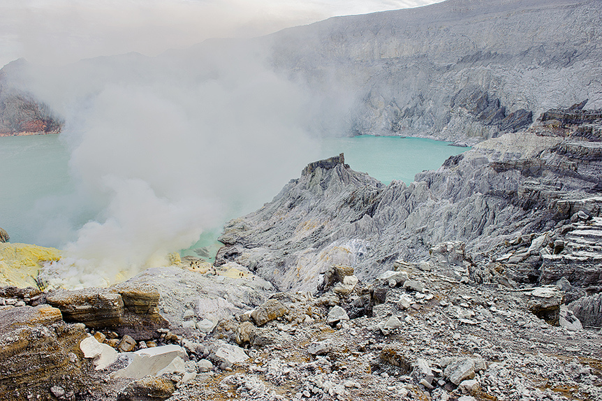 Kawah Ijen 2799 m n.p.m  – Blue Lava