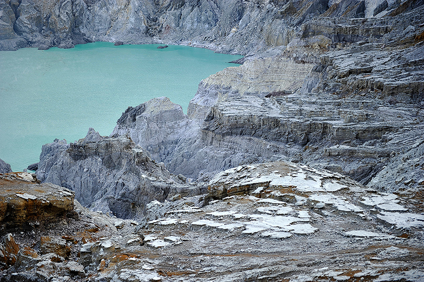Kawah Ijen 2799 m n.p.m  – Blue Lava