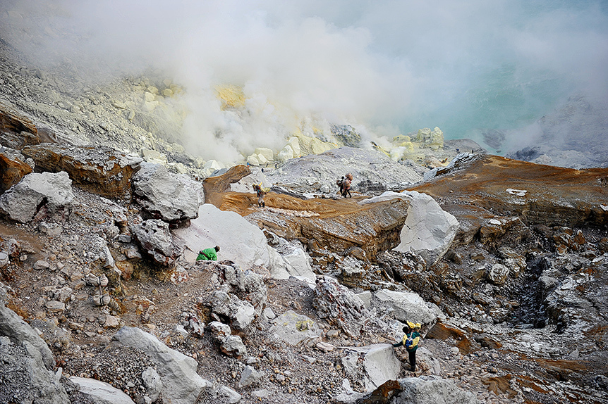 Kawah Ijen 2799 m n.p.m  – Blue Lava