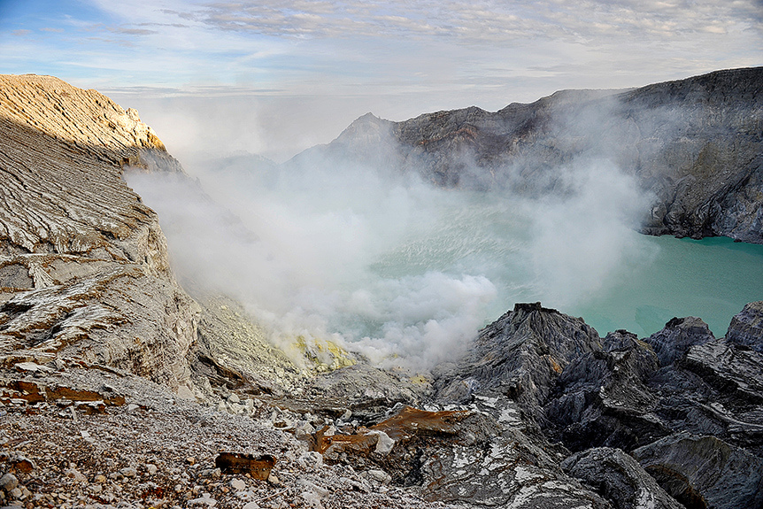 Kawah Ijen 2799 m n.p.m  – Blue Lava