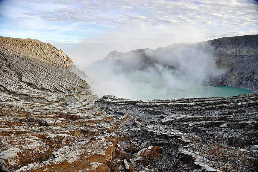 Kawah Ijen 2799 m n.p.m  – Blue Lava