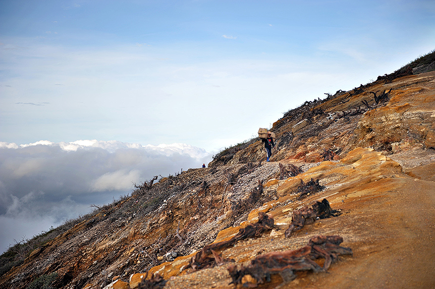 Kawah Ijen 2799 m n.p.m  – Blue Lava